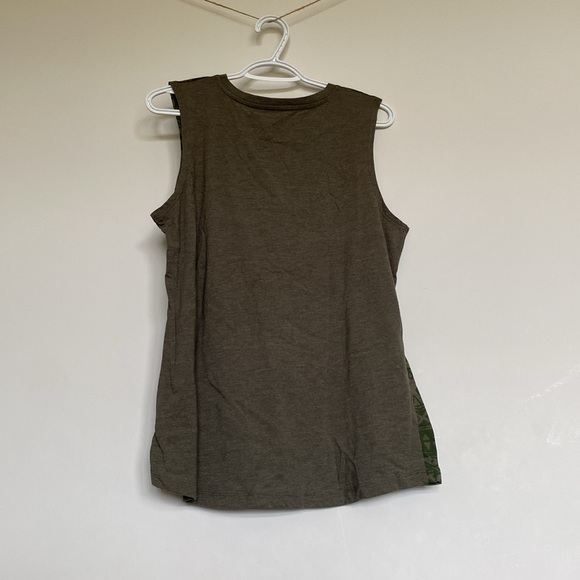 Disney Animal Kingdom Tshirt - Picture 3 of 3